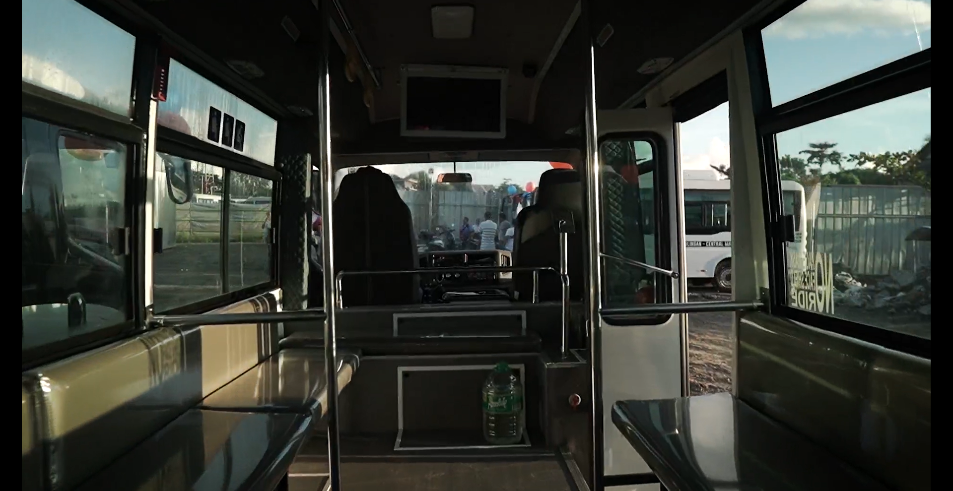 FAW-TRUCKS-JEEPNEY-INTERIOR.webp